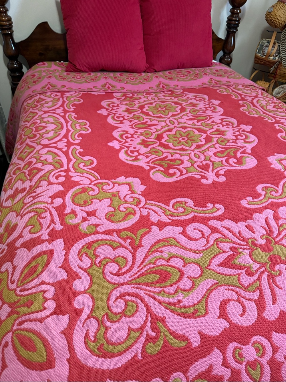 Sears Bellissimo Italian brocade Full/Queen Bedspread